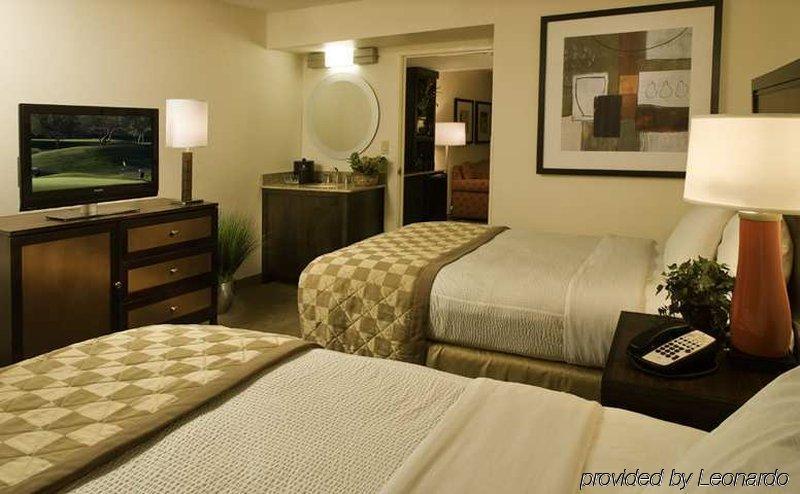 Embassy Suites By Hilton Memphis East Germantown Area Номер фото